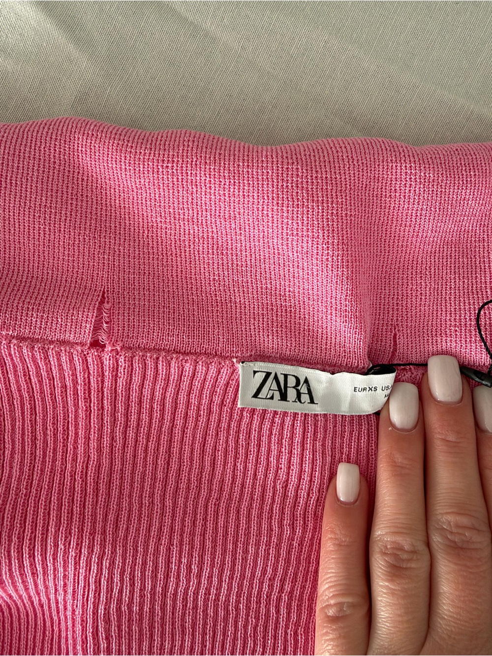 Zara Bright Pink Off-the-Shoulder Ribbed Sweater - Picture 4 of 4